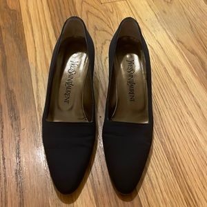 Navy Yves Saint Laurent Pumps